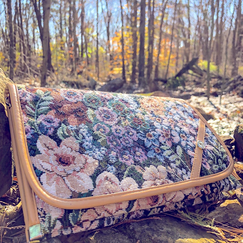 Vintage floral print clutch